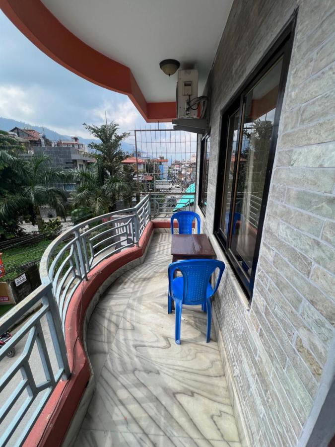 Hotel Donosti Pokhara Zewnętrze zdjęcie