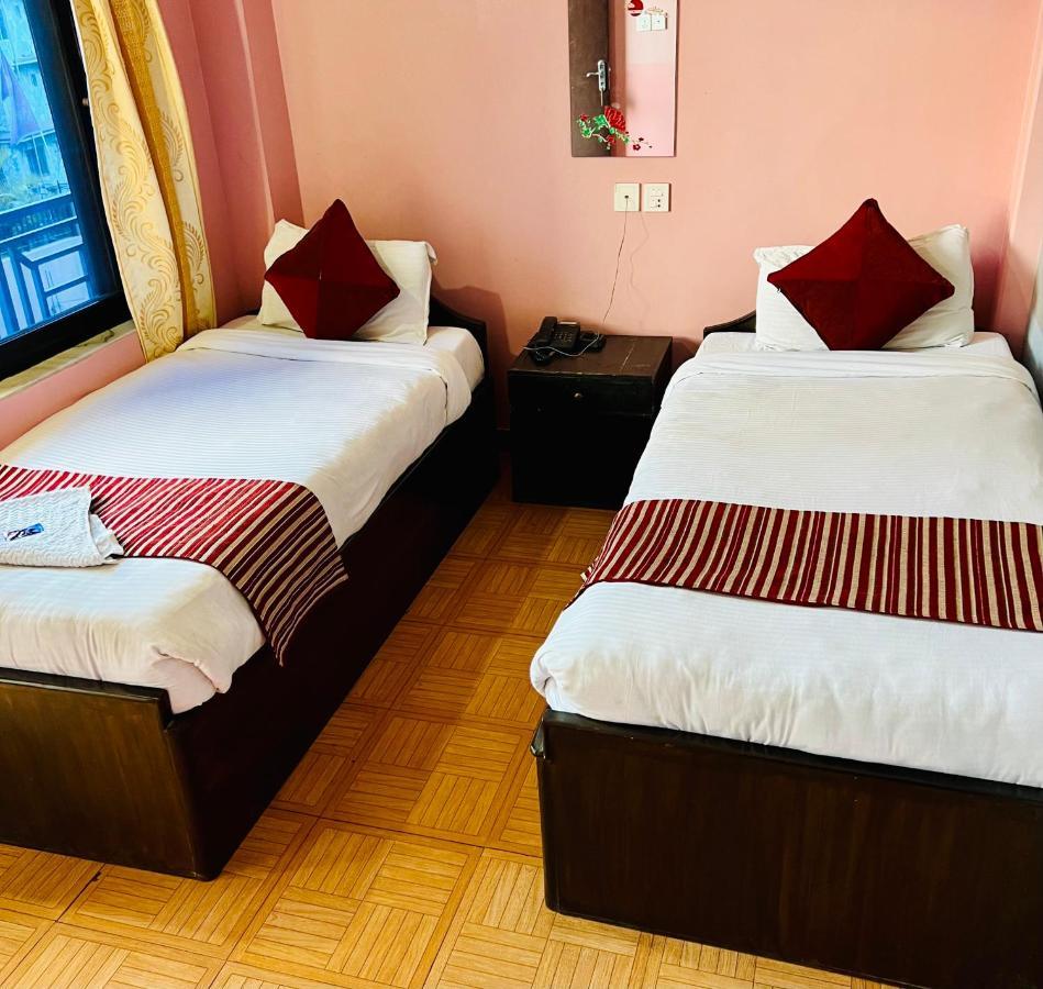 Hotel Donosti Pokhara Zewnętrze zdjęcie