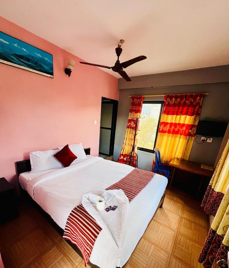Hotel Donosti Pokhara Zewnętrze zdjęcie