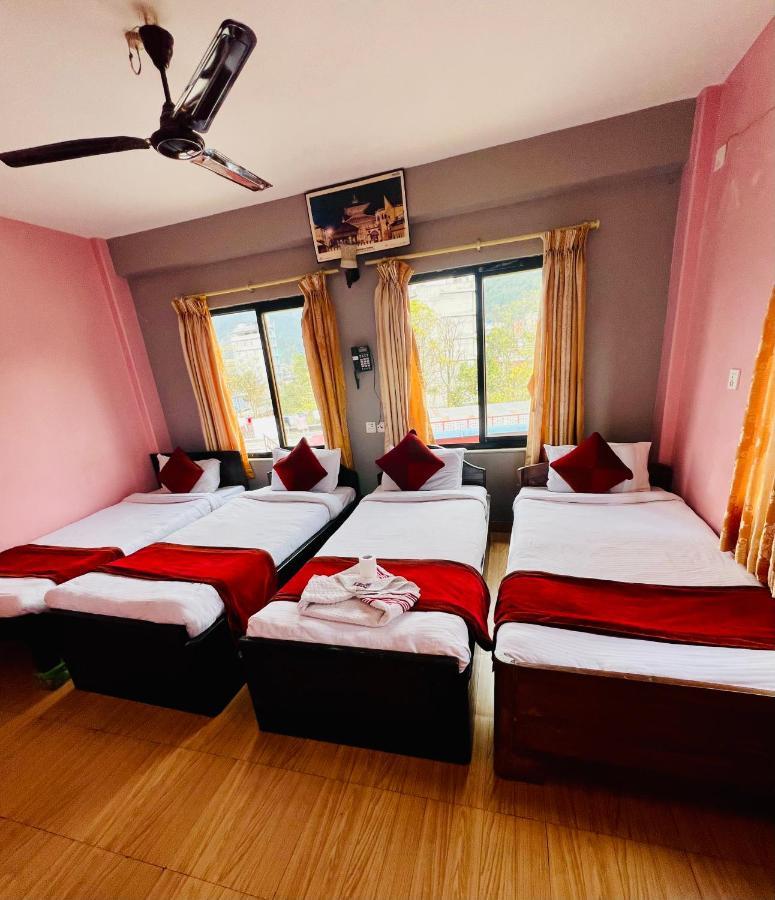 Hotel Donosti Pokhara Zewnętrze zdjęcie