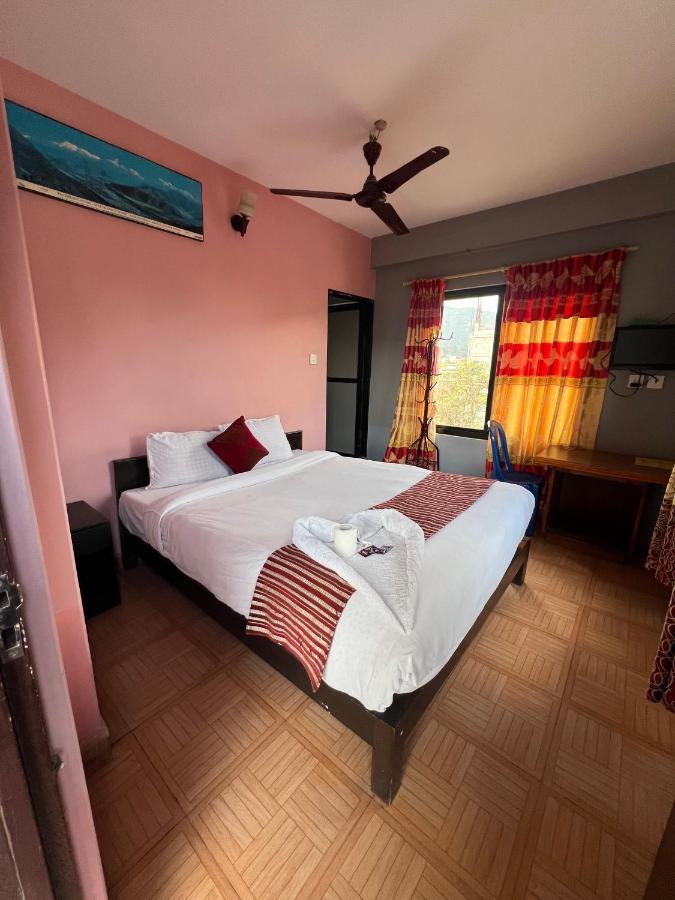 Hotel Donosti Pokhara Zewnętrze zdjęcie